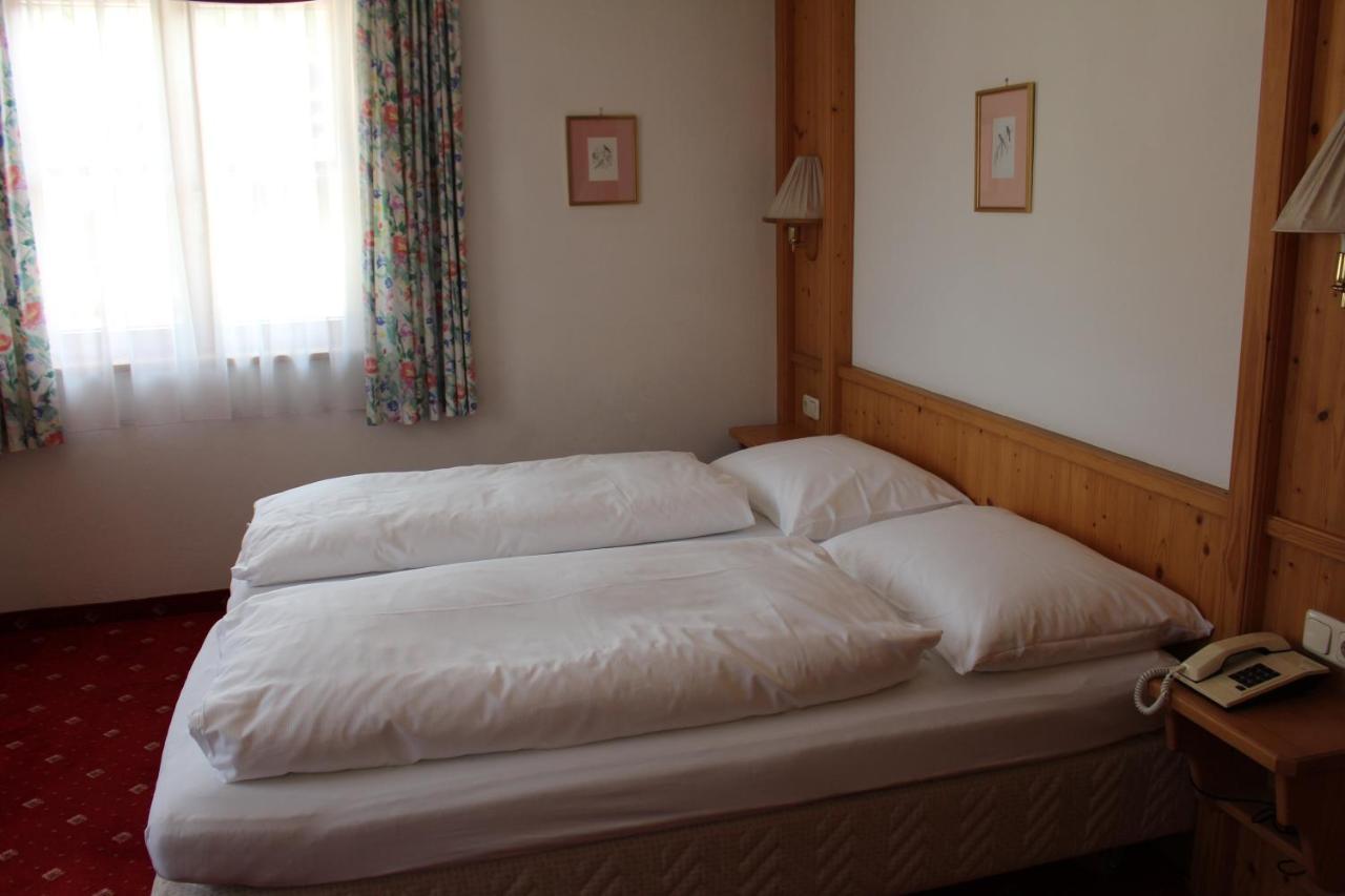 Hotel Grafenwirt วาไกรน์ ภายนอก รูปภาพ